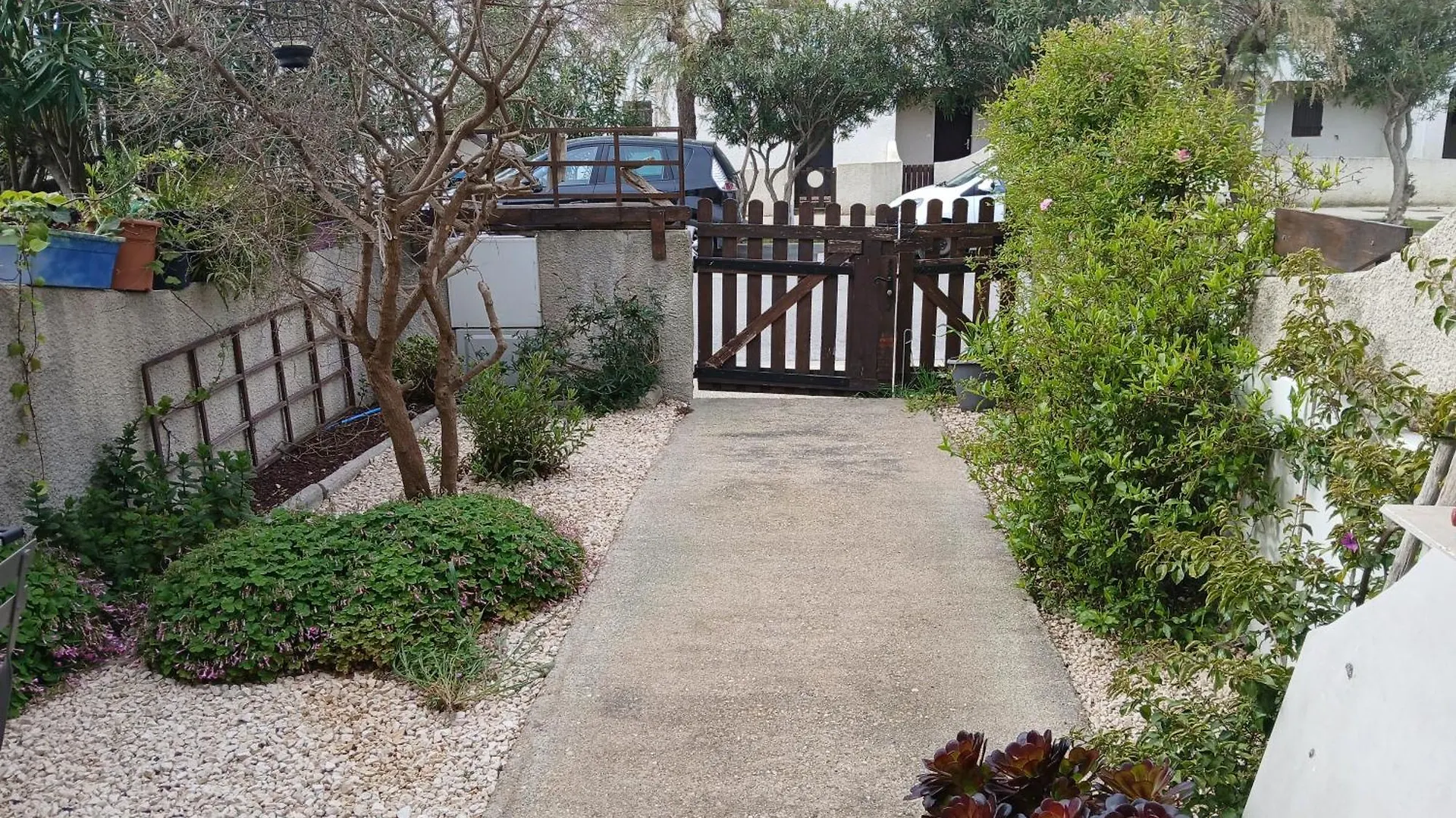 Jolie Appartement Avec Jardinet Et Patio Saintes-Maries-de-la-Mer Apartment