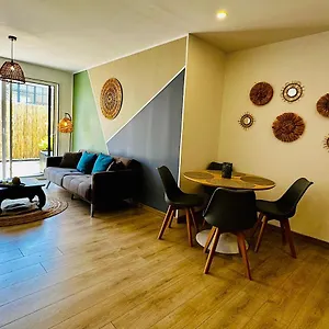 La Vaihere En Camargue, L'hibiscus Et Le Magnolia Appartement